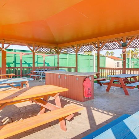Cozy Waterfront Port Isabel Cottage With Deck! Екстериор снимка