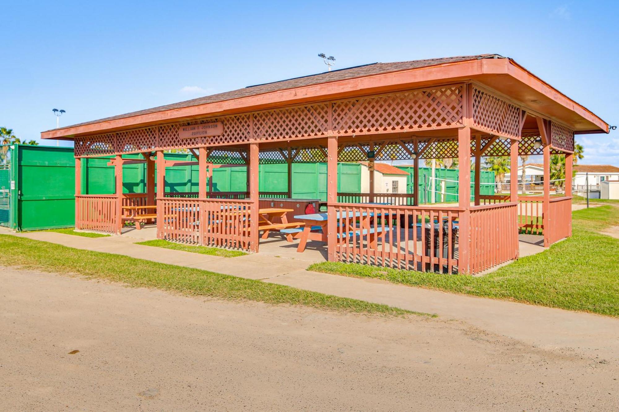 Cozy Waterfront Port Isabel Cottage With Deck! Екстериор снимка